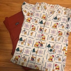 Pooh scrub set (Pooh Christmas top w bottoms)